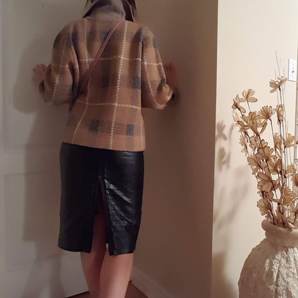 BCBGMAXAZRIA leather skirt - Picture 15 of 15